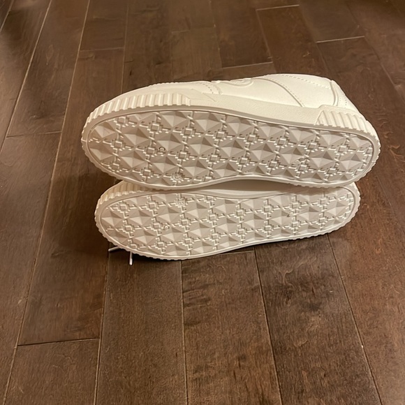 True religion sneakers - Picture 3 of 6